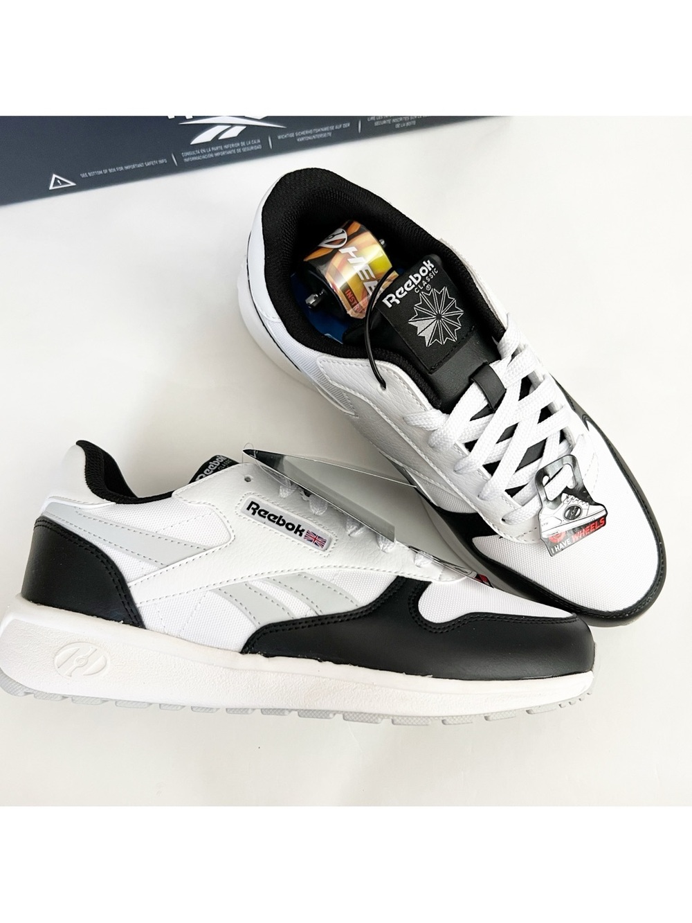 NIB Genuine Reebok x Heelys White & Black Low-Top Sneakers 8 - Picture 2 of 9